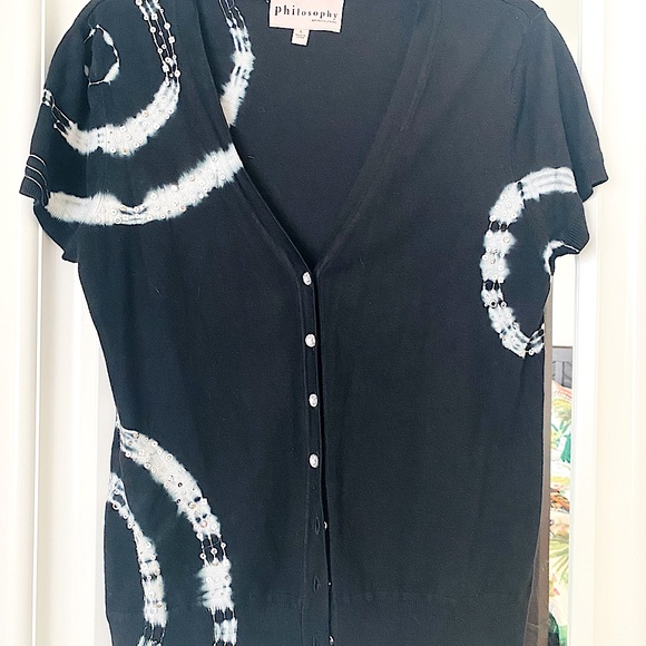 Top - Picture 2 of 2